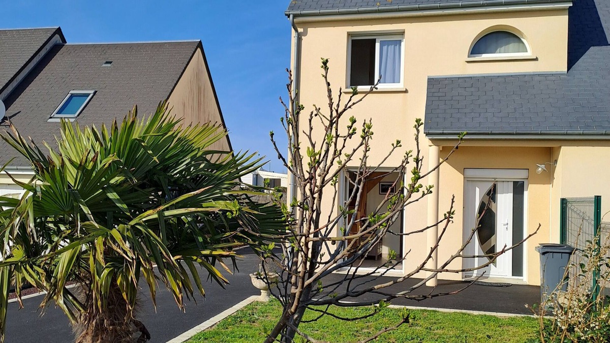 Saint-Jean-de-la-Riviere House | 5 mins from Barneville-Carteret beach, charming 4-person house.