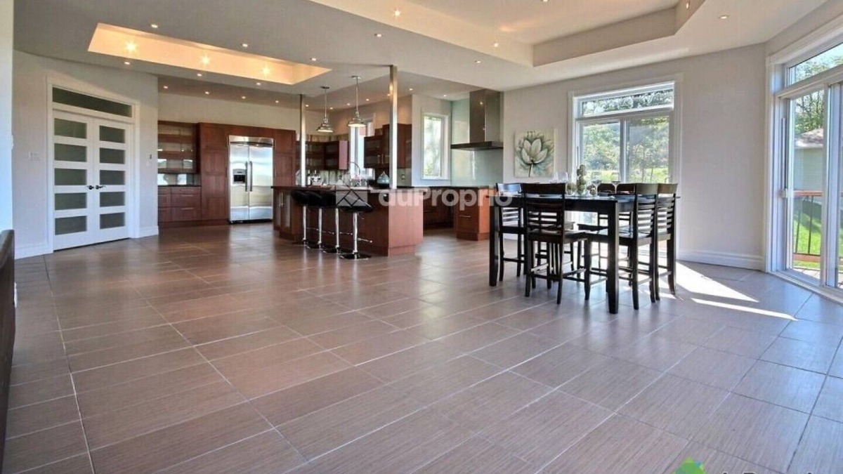 Sutton House | 5 mins from Mont Sutton - renting Late Dec to early Feb - 2 weeks MIN