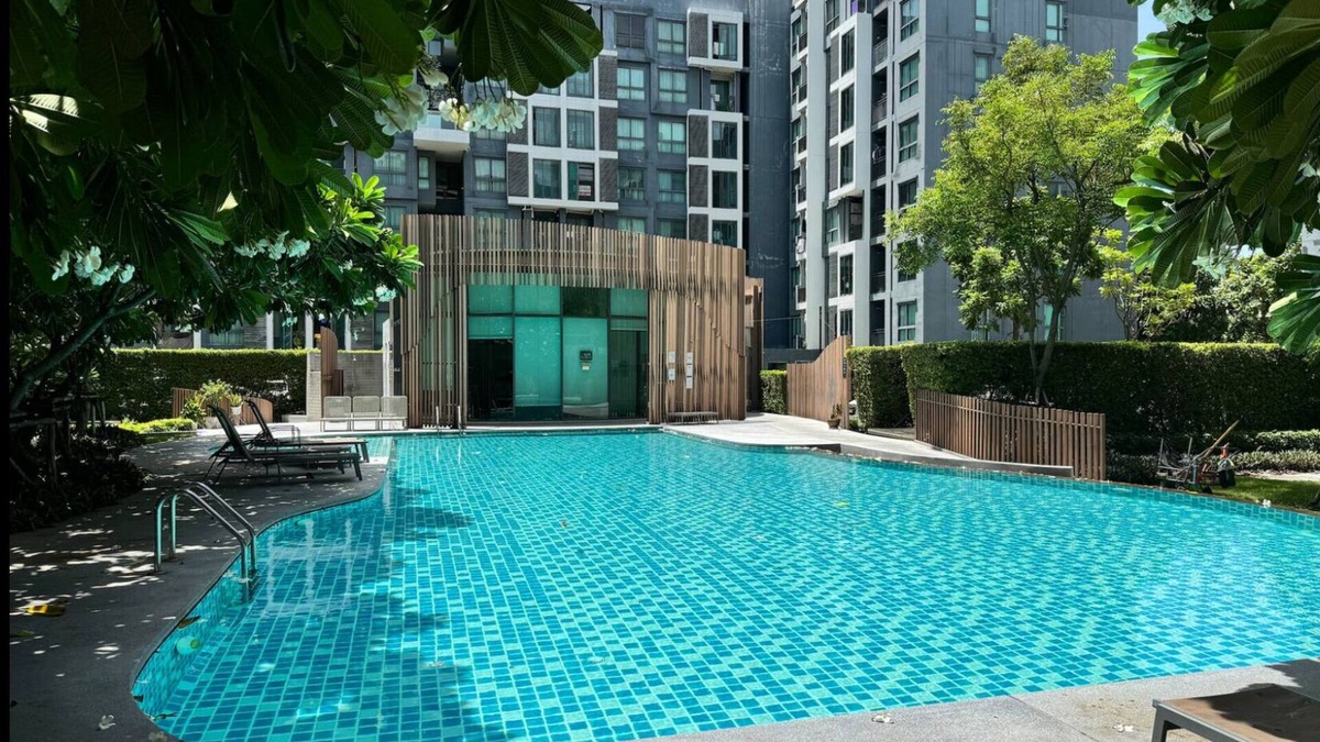 Bang Kapi Condo | 5 Mins Mall,MRT 28 sq. ft., with access to pool, co-working space, and gym