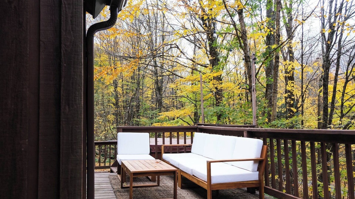 Highmount Cabin | 5 mins to Belleayre Skiing - 3-bdrm with Hot Tub