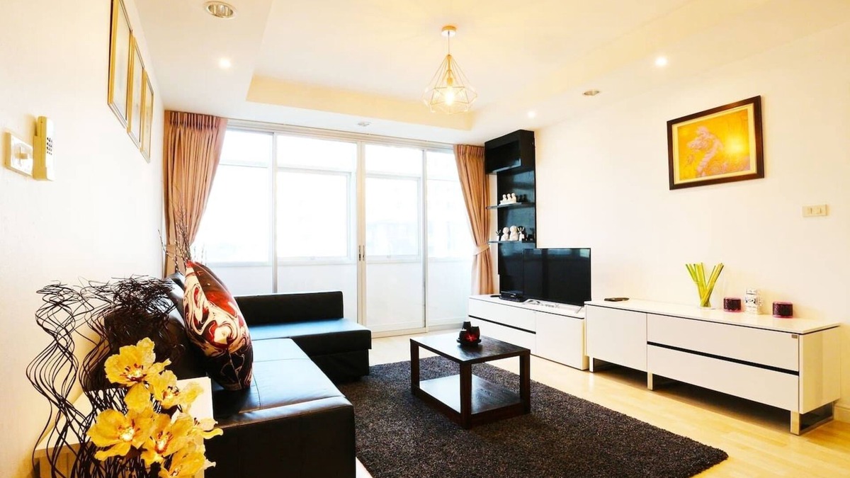 Thung Maha Mek Apartment | 5 Mins to BTS, SPACIOUS, 2 BR, 140 Sqm.