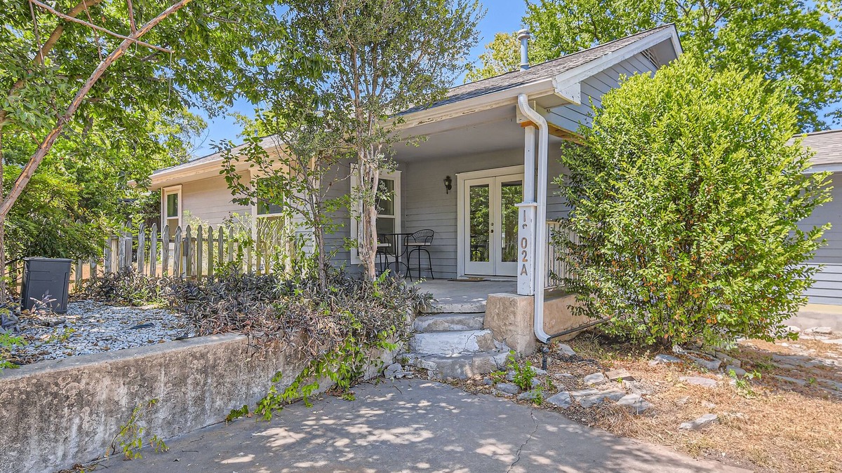 Riverside House | 5 Mins to Downtown - 30 Day Plus