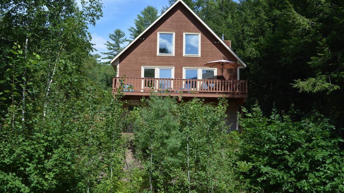 Intervale House | 5 mins to Storyland/New Waterpark!, AC, Mnt views, shopping, great location!