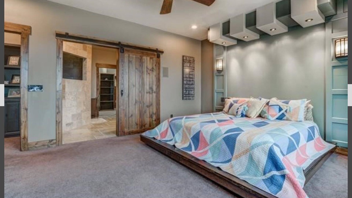 Cookson House | 5 minute drive to the water!