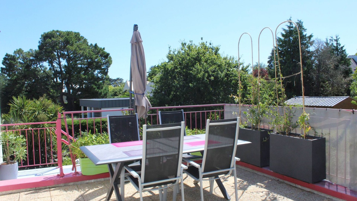 Port-Manech Apartment | 5-minute walk to the sea, apartment with terrace