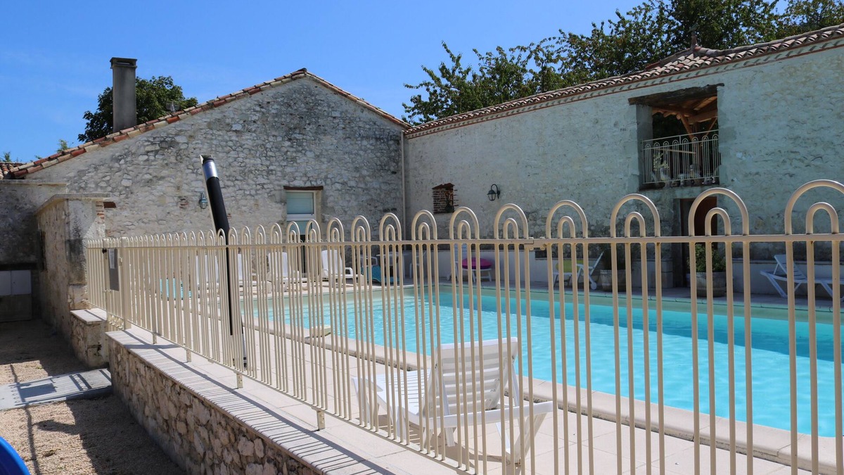 Penne-d'Agenais Other | 5 minutes from the medieval village, classified as one of France's most beautiful villages, air-conditioned house,