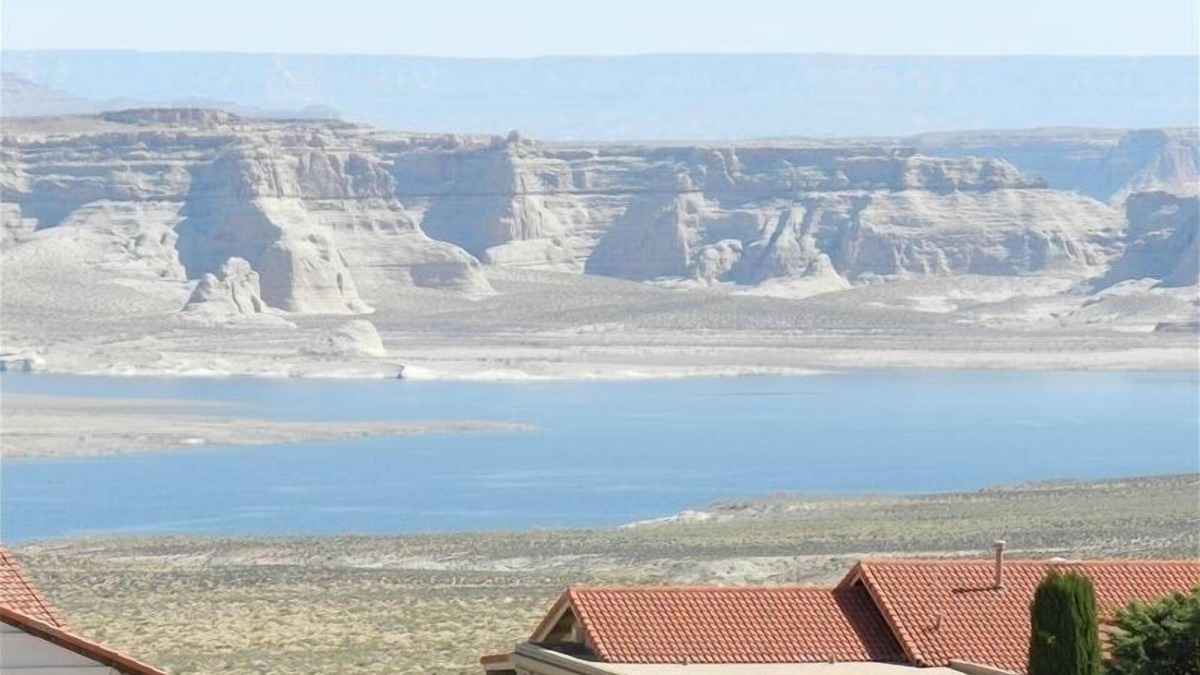 Greenehaven House | 5 Minutes From The Lake! Million Dollar Views!
