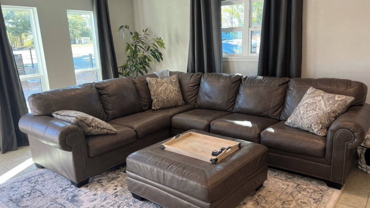Myra House | 5 minutes from winery! Spacious home with pool & hot tub!
