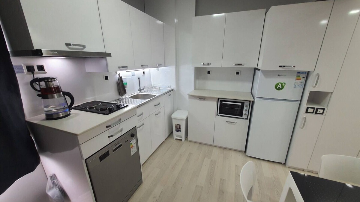 Bahcelievler Apartment | 5 minutes subway,metrobus,hospitals,shopping malls