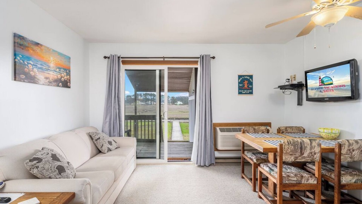 Chincoteague Condo | 5 minutes to Assateague National Seashore!
