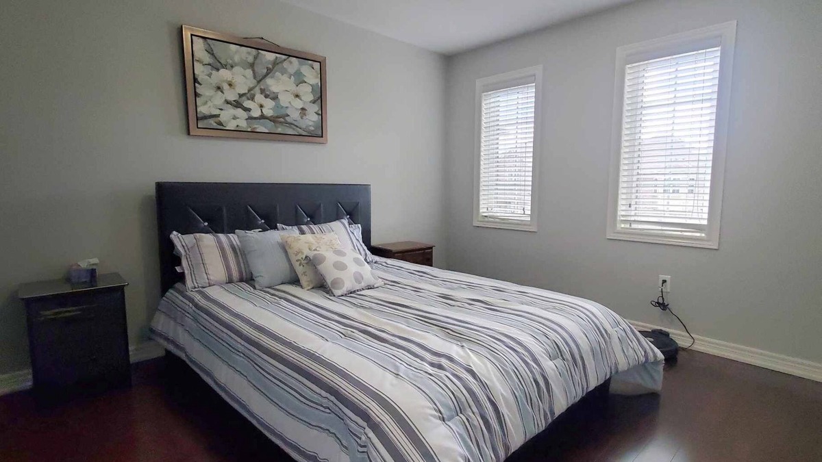 Vaughan House | 5 minutes to Canada's Wonderland, Vaughan Mills. Semi-detached 3 BDR in Vaughan.