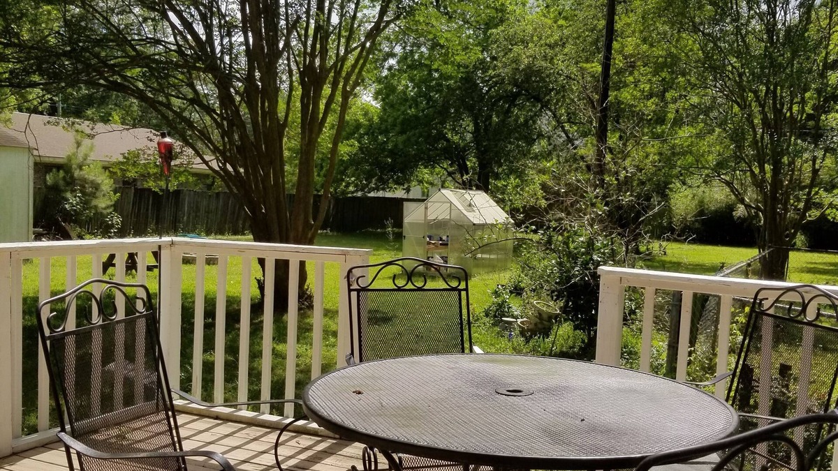 Charleston Cottage | 5 minutes to downtown, short drive to beach