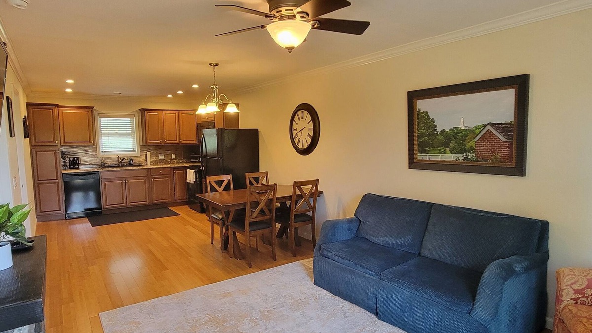 Nauvoo Apartment | 5 Minutes to Downtown Nauvoo - Great Spot for Young Families - Some Stairs