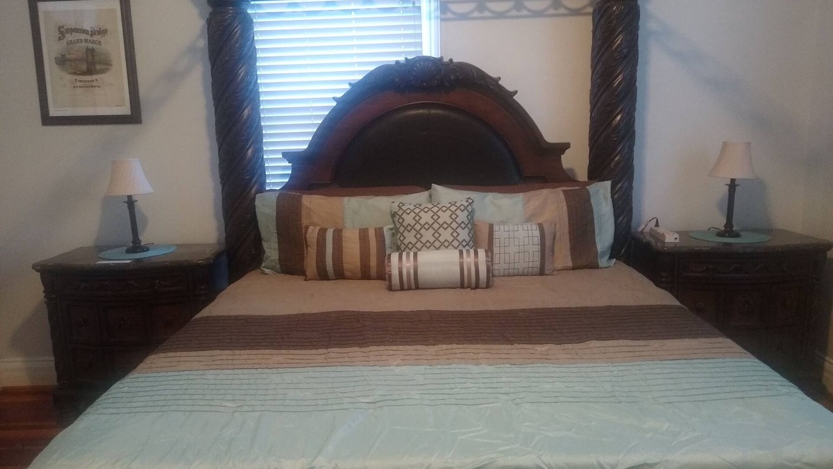 Covington House | 5 Minutes to Downtown Cincinnati in Beautiful Mainstrasse Village!