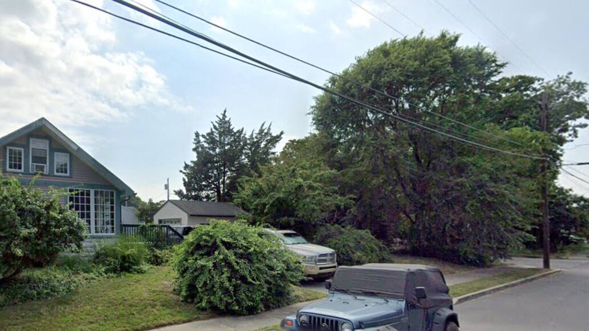 Somers Point House | 5 Minutes to Ocean City, Somers Point Bars and Margate!