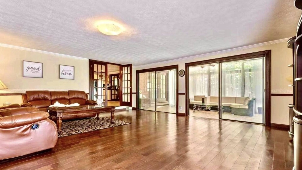 Duluth House | 5 minutes to shopping mall restaurants and highway