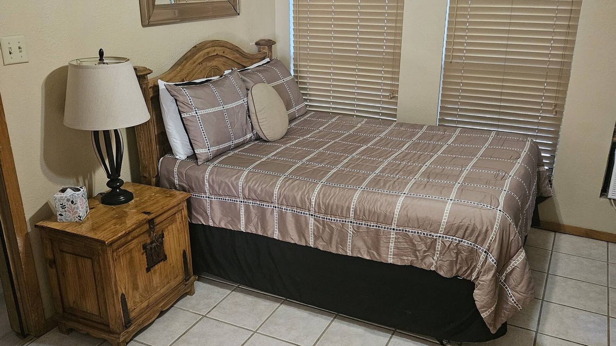 Silver Creek Village Apartment | 5 minutes to Spider Mountain and Reveille Peak Ranch! 1 bedroom apartment