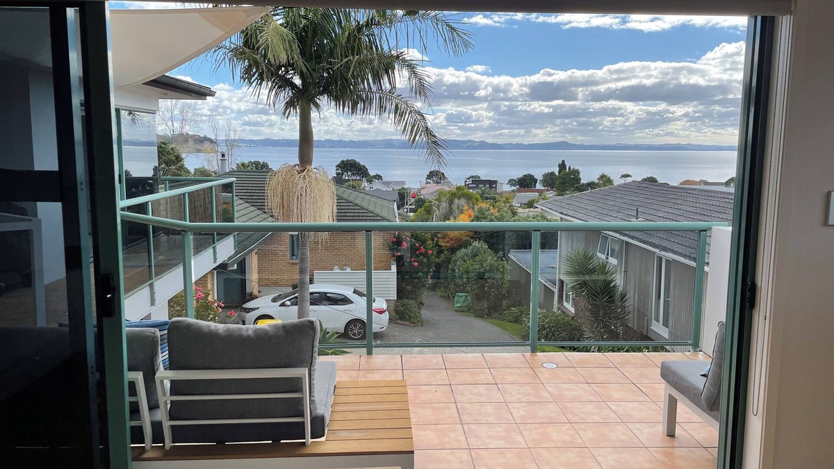 Manly House | 5 minutes to the beach.Large sunny beach house. Pet friendly