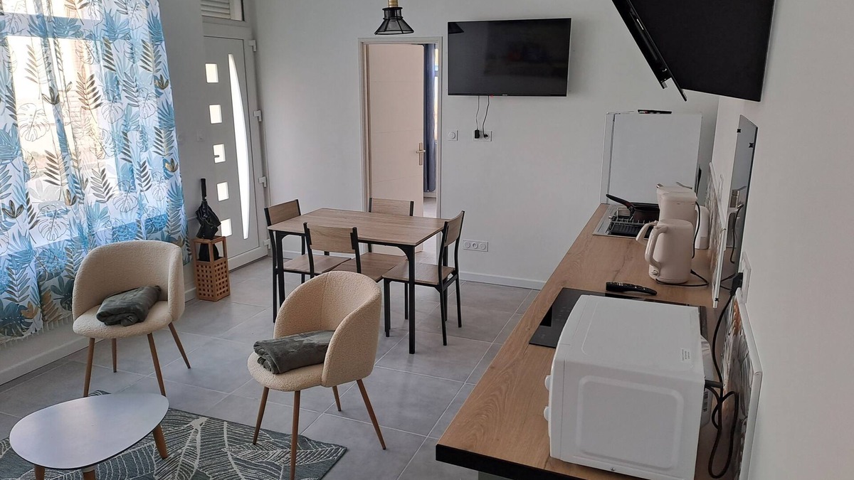 Bleriot-Plage Apartment | 5 minutes walk from the beach of blériot-plage! ground floor apartment.