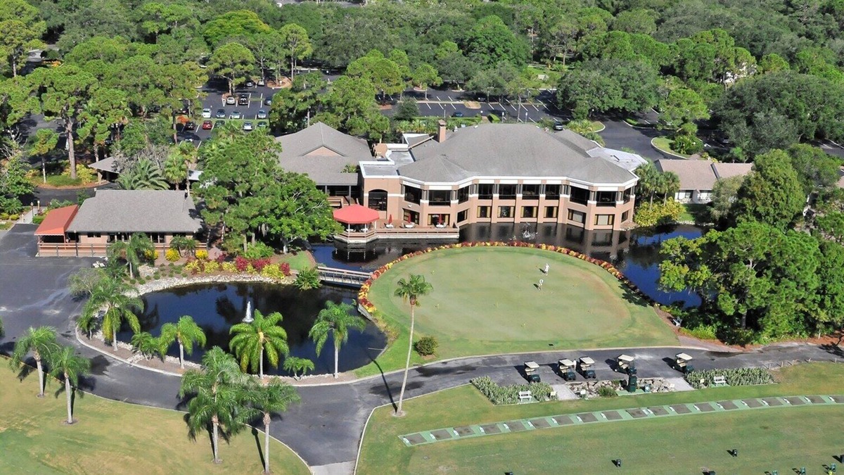 The Meadows Condo | 5 minutes walk to the golf club. Newly renovated, non-smoking, 2nd floor condo.
