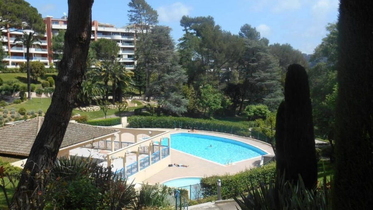 La Bocca Nord Apartment | 5 mm from the sea! Luxury air-conditioned accommodation, sea view, swimming pool, tennis court.