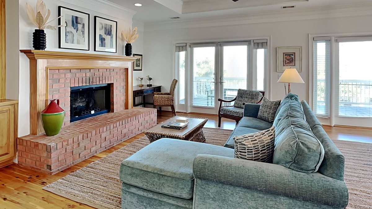 Savannah Beach House | 5 Oclock Somewhere | Pet Friendly + Near the Beach