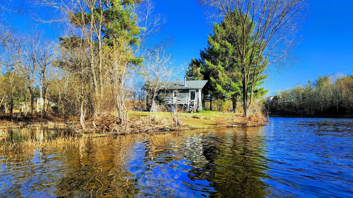 Saint-Liguori Cabin | 5- Olivier : Charming modern cottage by a river