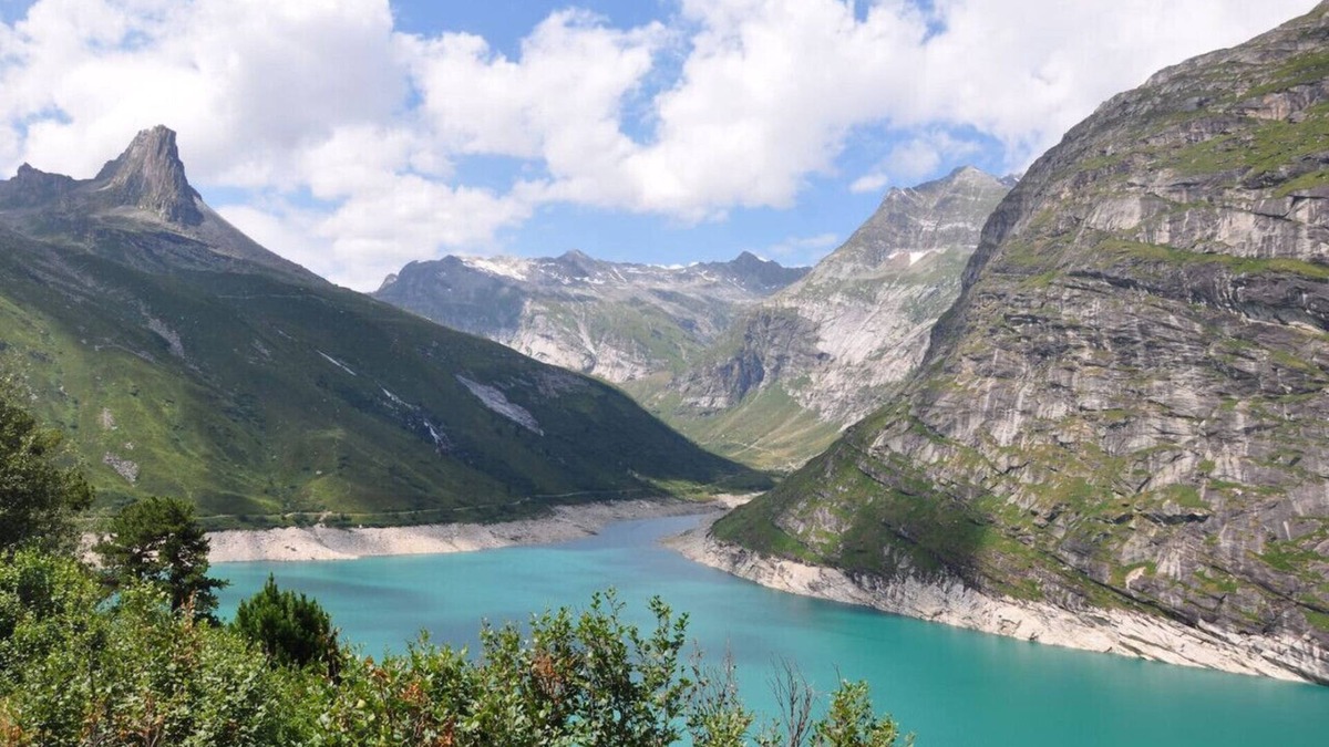Degen Apartment | 5* Panoramic Eco Design Apartment in Lumnezia (8 Pers. - near Flims /Laax)