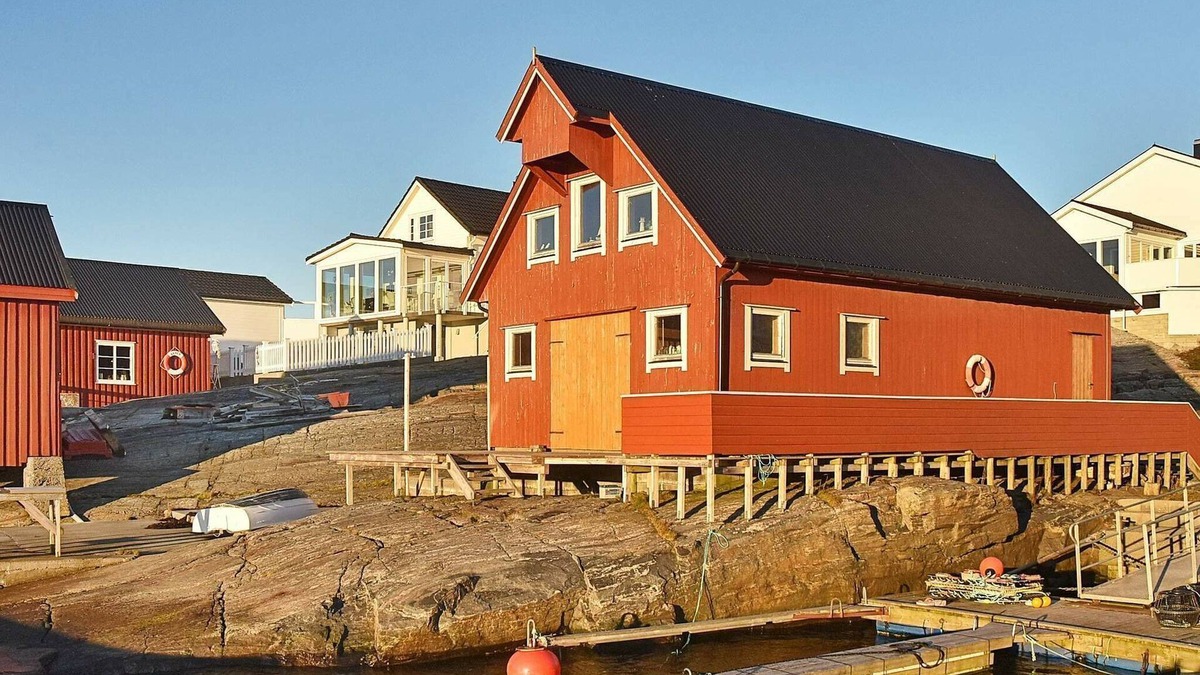 Hustad House | 5 person holiday home in Bud-By Traum