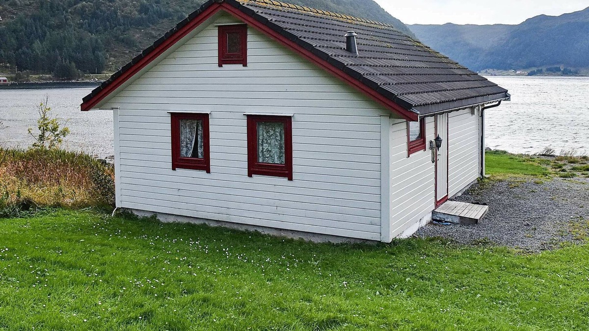 Silda House | 5 person holiday home in Selje