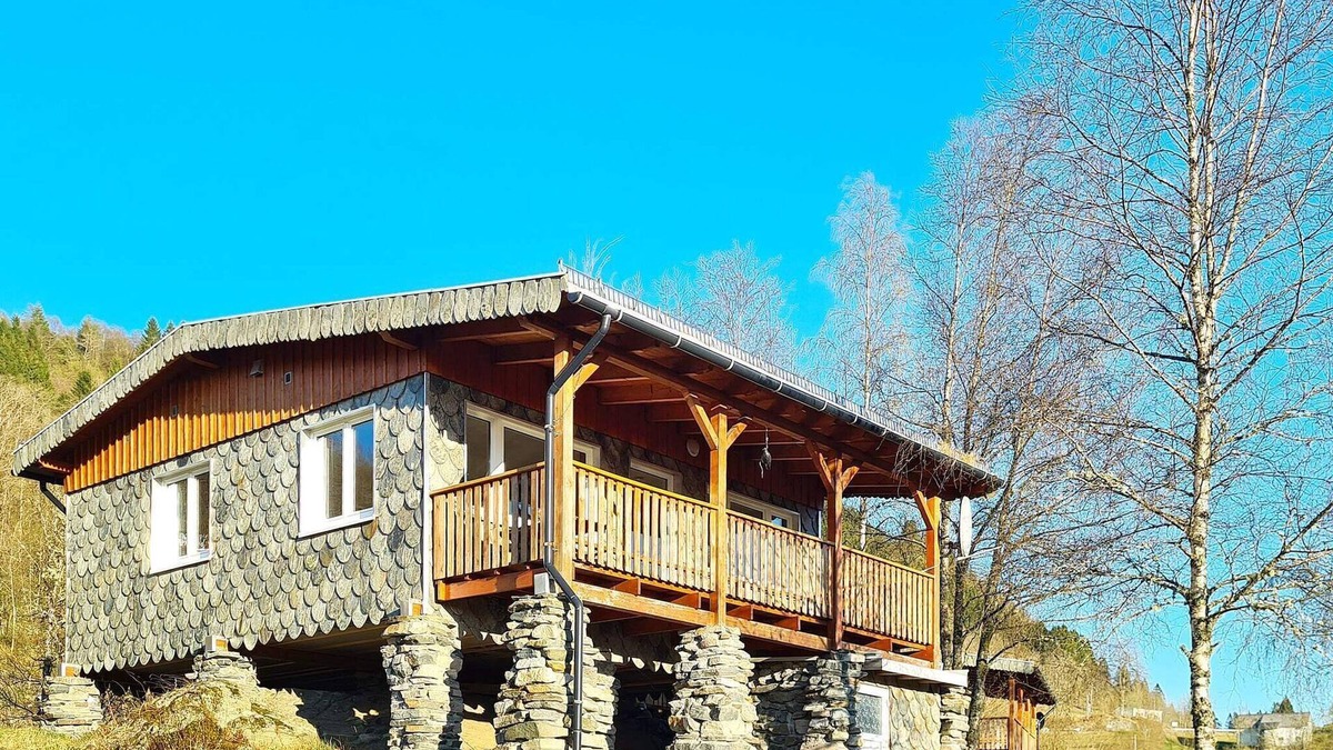 Lonevag House | 5 person holiday home in LONEVÅG-By Traum