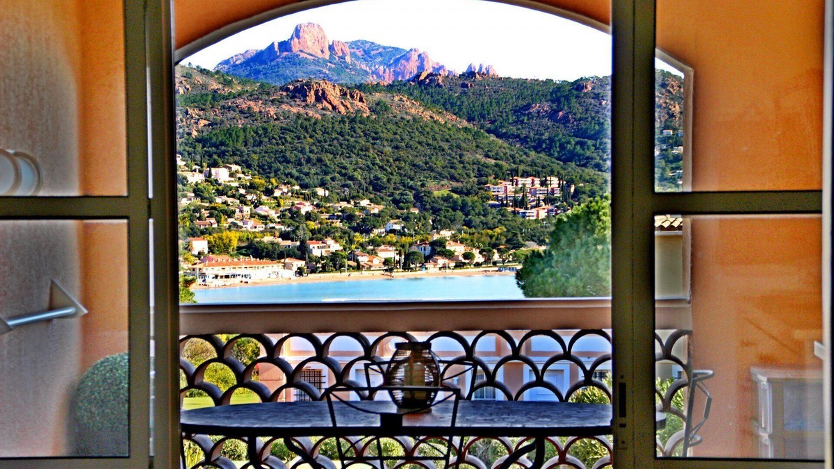 Agay Apartment | 5 pools, entertainment, beach 300m away, air-conditioned, towel service, free parking