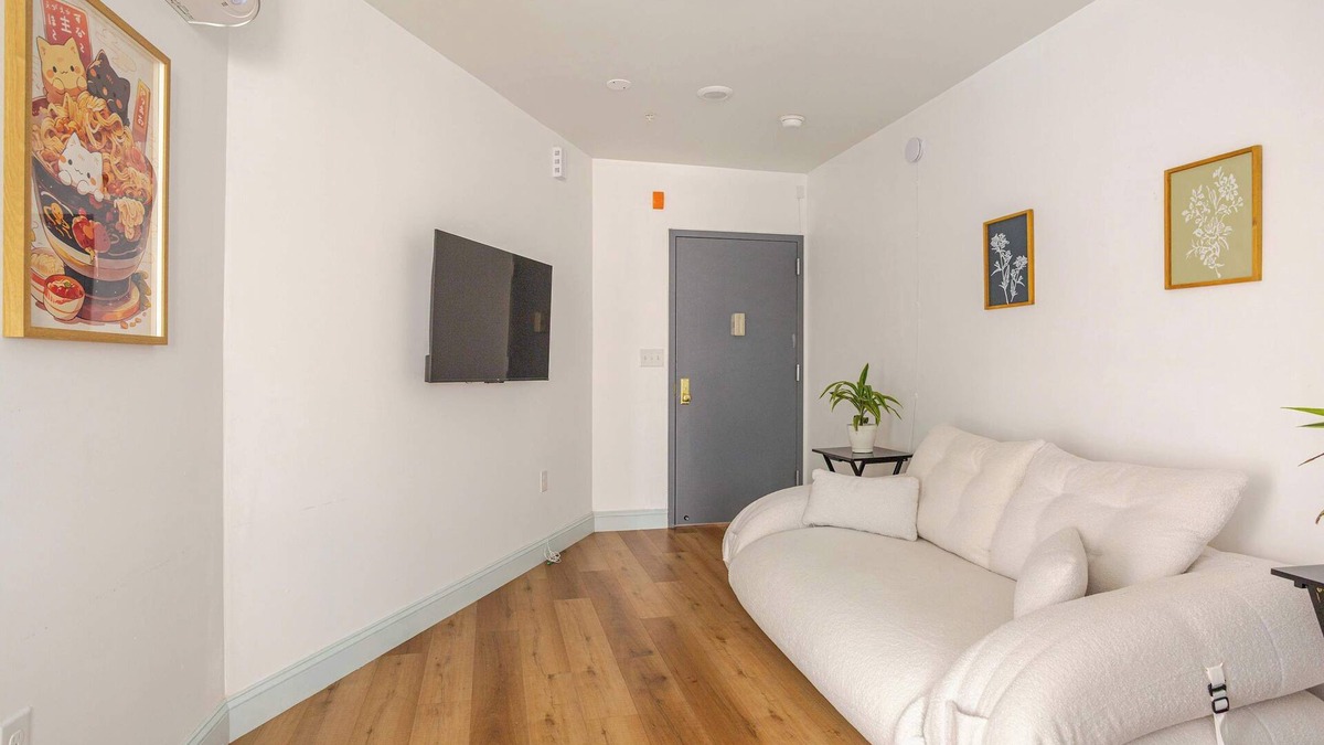 West Poplar Apartment | 5. Prime 1BR: Fishtown, near Subway & Center City!