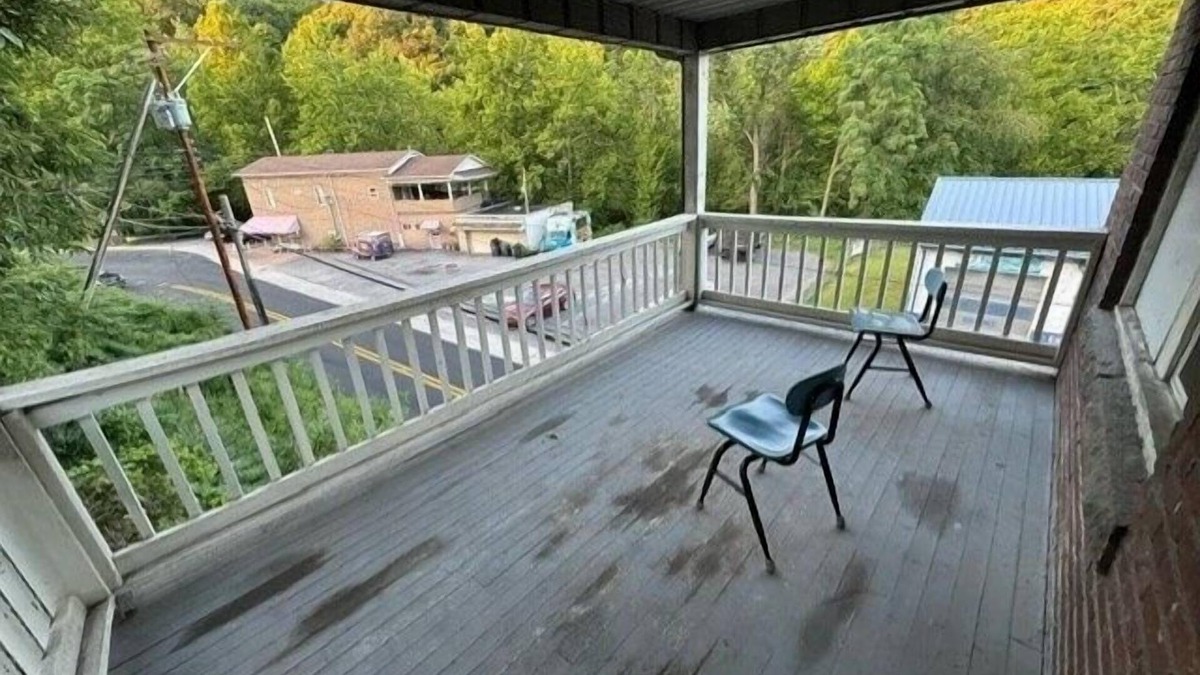 Morgantown Apartment | 5-Private Apartment w/Balcony .6mi to High St/Bus