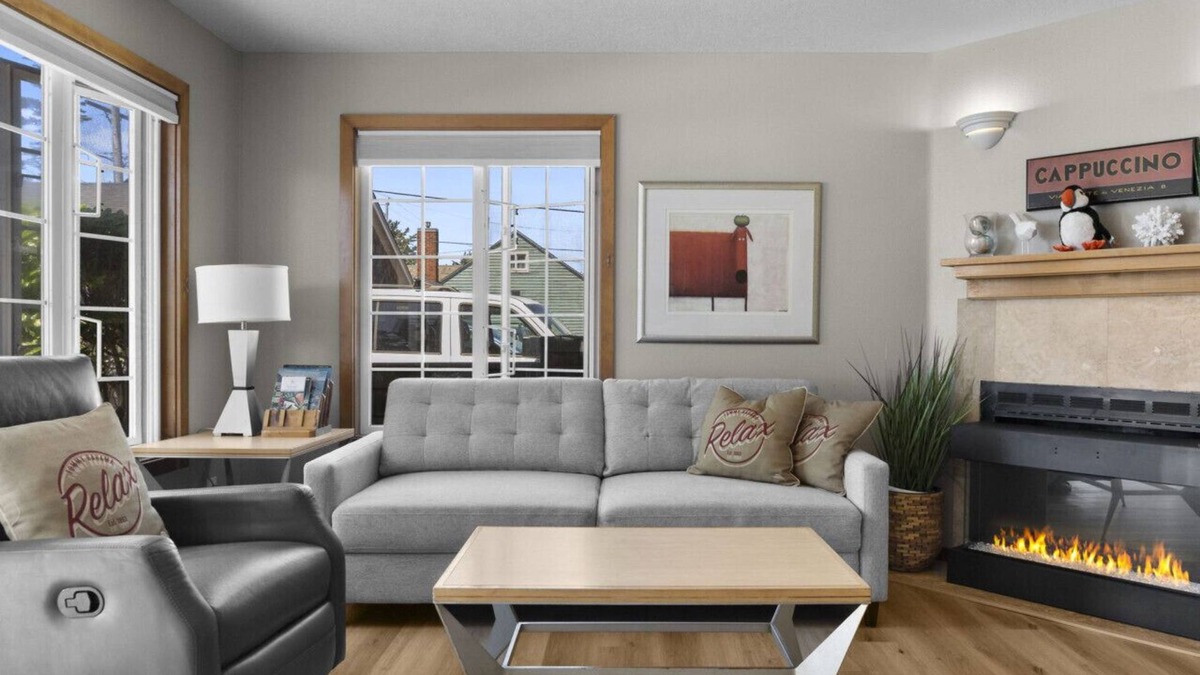 Downtown Cannon Beach House | 5 Puffins Place: Walk to Beach | Coastal Charm | Dog-Friendly