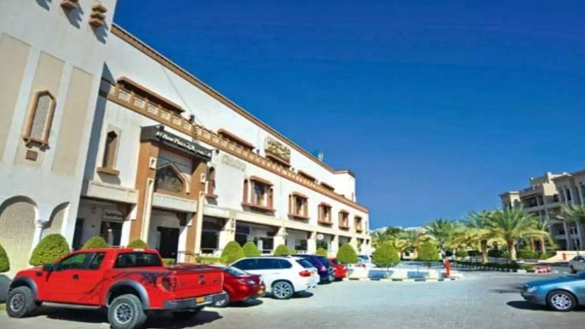Muscat Villa | 5 Queen Bedrooms with private bathrooms in the @ the center of city.