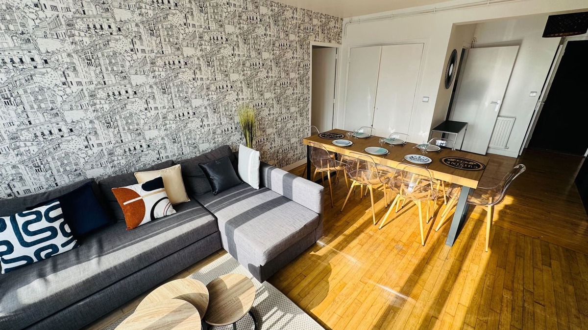 Port of Caen Apartment | 5-room apartment in the heart of the city center