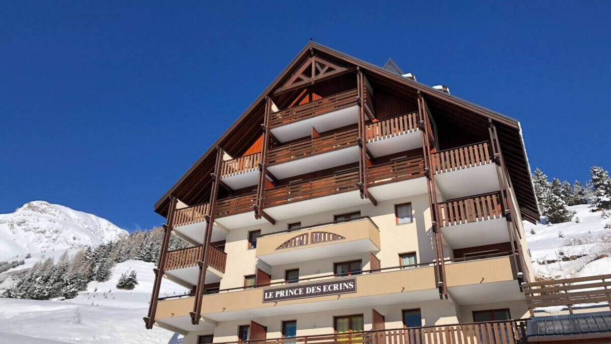 Les Deux Alpes Apartment | 5-seater apartment, 100 m from the slopes, view of the jewel cases
