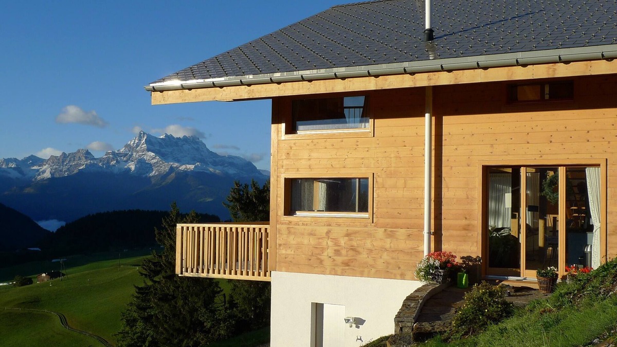 Leysin Ski Chalet | 5 Star Alpine Chalet, 4-5 bedrooms, sauna, luxury summer and winter retreat