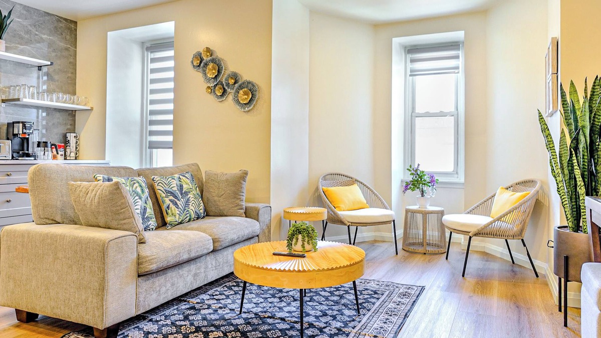 Parkway Museum District Apartment | 5 Star Art District Haven–Walk to Top Attractions!
