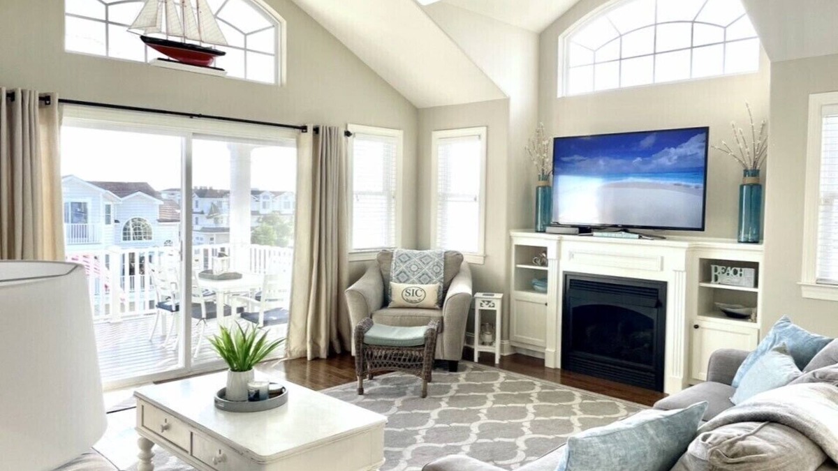 Sea Isle City House | 5-Star Beach Home-Sleeps 21! 6 bedrooms, plus bonus room. Close to everything!