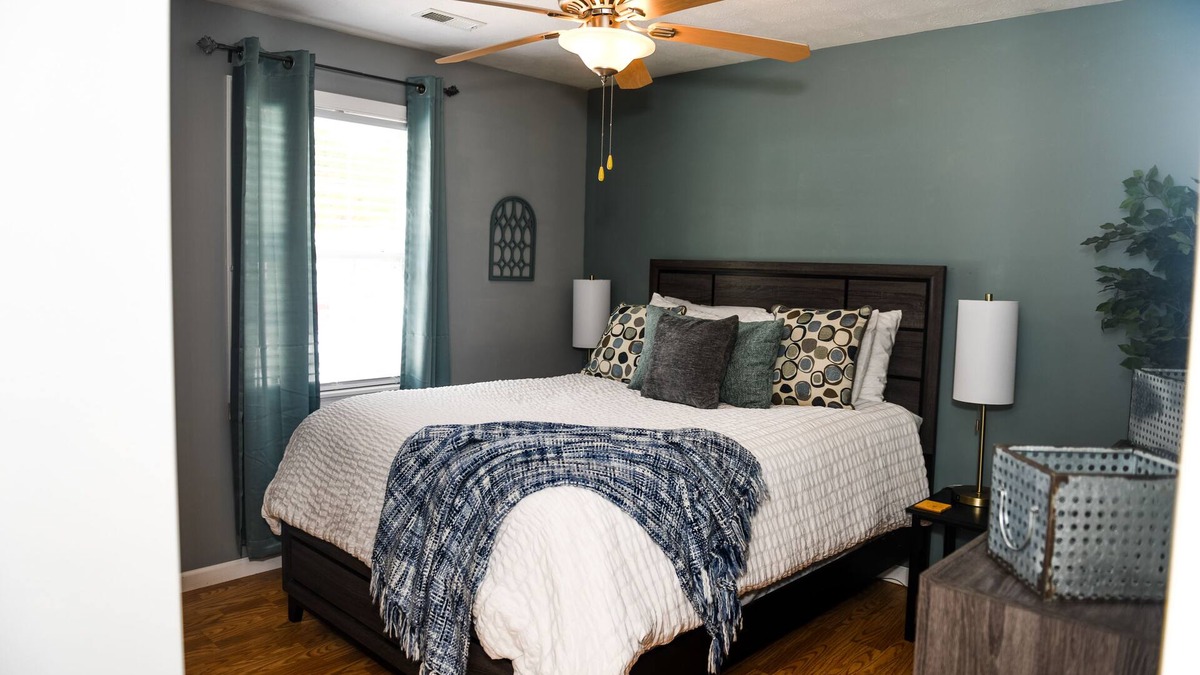 Winona House | 5 Star! Direct Access to Brimstone Recreation Pet Friendly Game Room