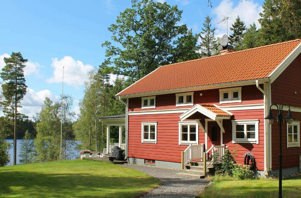 Eksjo Municipality House | 5 star holiday home in HULT