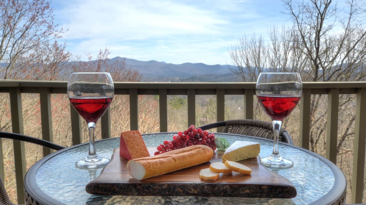 Franklin House | 5-Star home OPEN for business in beautiful Franklin NCn