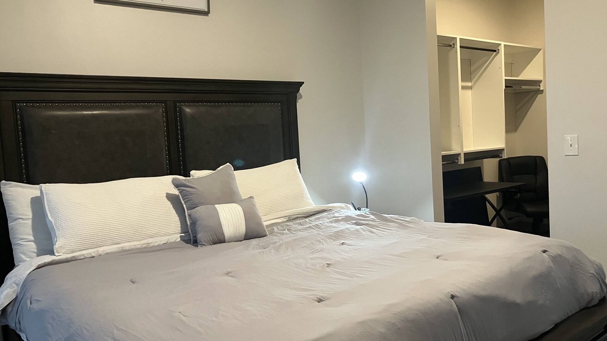 Loring Heights Condo | 5-Star Luxury at New Atlanta Interlock w/ Rooftop Pool !