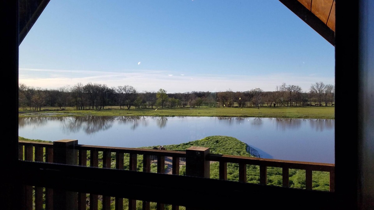 Sulphur Bluff Cabin | 5-Star Private Cabin on 450+ acre gated/high fenced game ranch