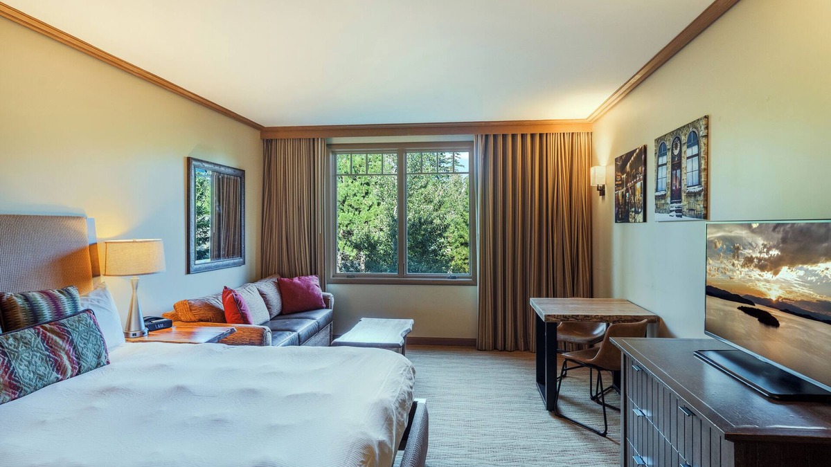 Cle Elum Condo | 5-STAR RESORT STUDIO - 90min from Seattle! - With spa, hike, golf, ski and more!