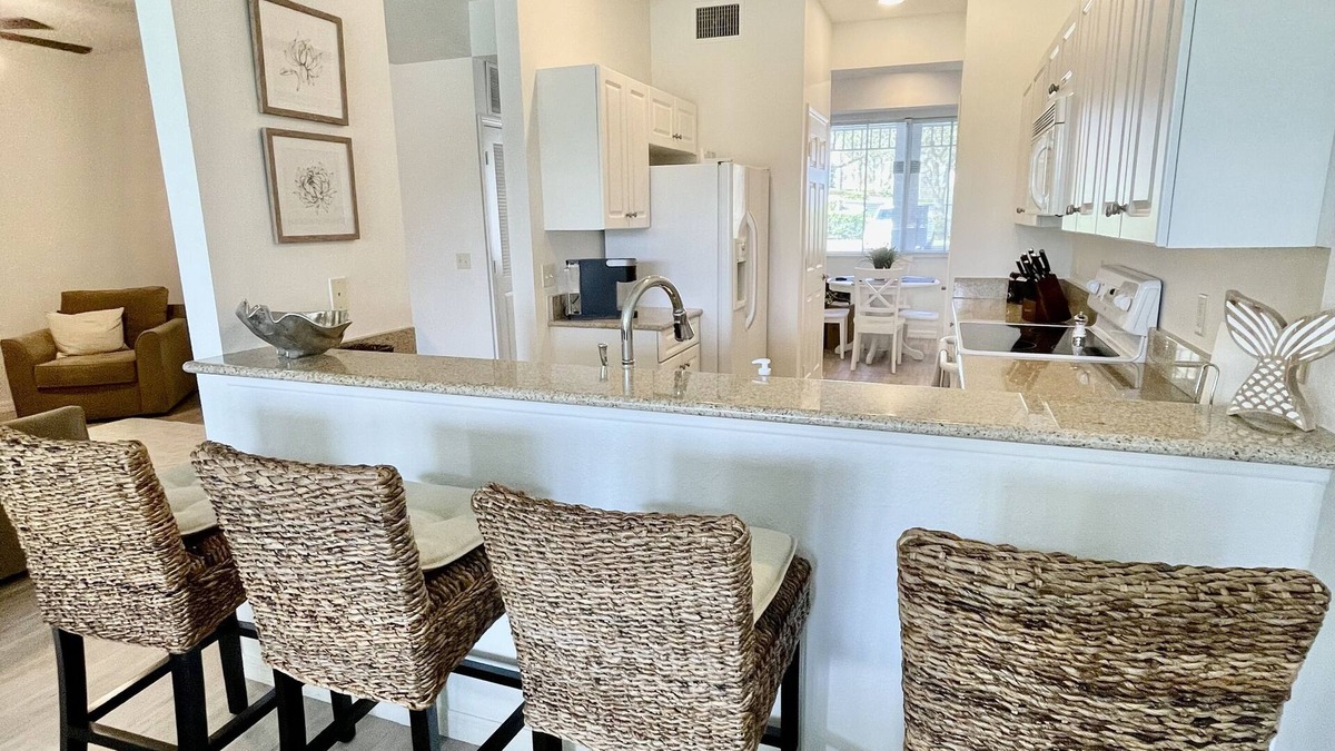 Naples Condo | 5 Star reviews! 1st floor coastal condo Pretty fountain views! Free Golf May-Oct