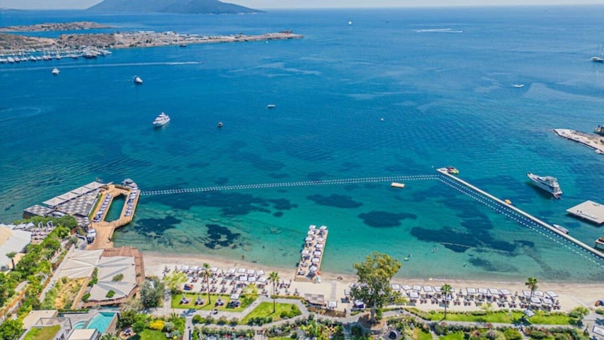 Bodrum City Center Villa | 5 Star Seafront Resort Duplex Villa with Private Beach