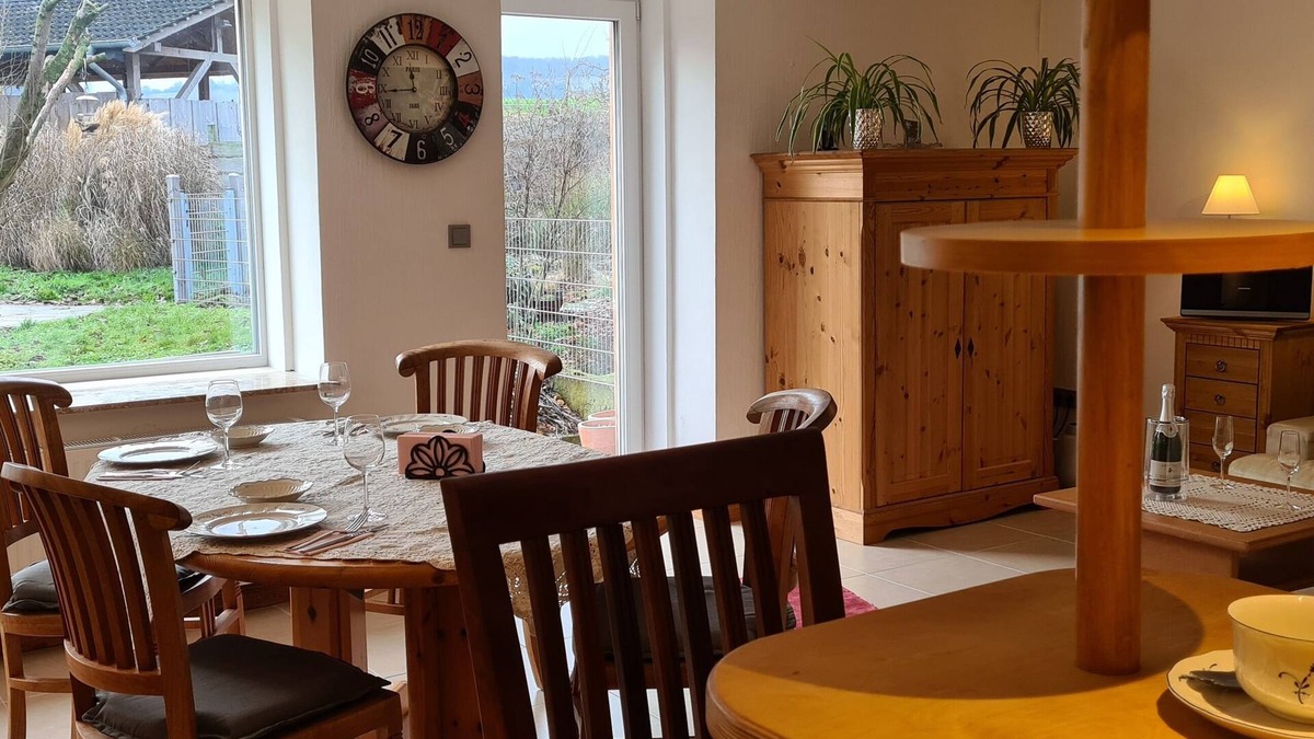 Halle Condo | 5-star vacation apartment "Hedfan" in Cnauceltaidd